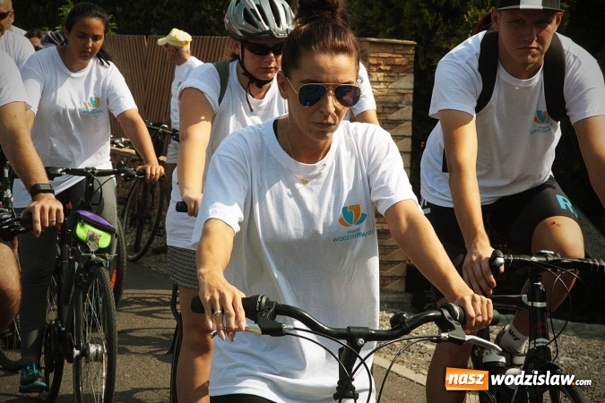 Zdjęcie w galerii na portalu naszwodzislaw.com: Około 600 rowerzystów na drogach naszego powiatu. Wystartował kolejny rajd  wiadomości z regionu