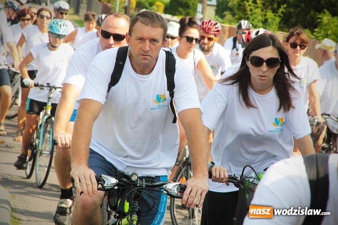 Zdjęcie w galerii na portalu naszwodzislaw.com: Około 600 rowerzystów na drogach naszego powiatu. Wystartował kolejny rajd  wiadomości z regionu