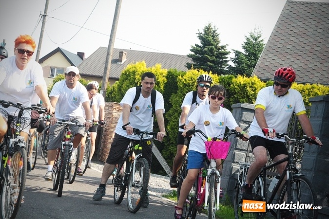 Zdjęcie w galerii na portalu naszwodzislaw.com: Około 600 rowerzystów na drogach naszego powiatu. Wystartował kolejny rajd  wiadomości z regionu