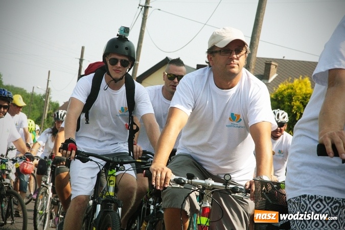 Zdjęcie w galerii na portalu naszwodzislaw.com: Około 600 rowerzystów na drogach naszego powiatu. Wystartował kolejny rajd  wiadomości z regionu