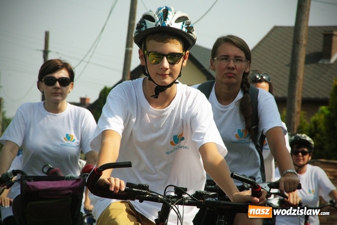 Zdjęcie w galerii na portalu naszwodzislaw.com: Około 600 rowerzystów na drogach naszego powiatu. Wystartował kolejny rajd  wiadomości z regionu