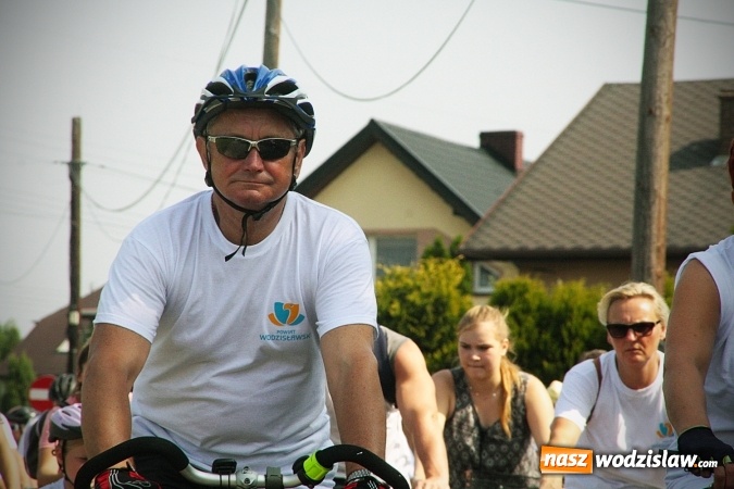 Zdjęcie w galerii na portalu naszwodzislaw.com: Około 600 rowerzystów na drogach naszego powiatu. Wystartował kolejny rajd  wiadomości z regionu