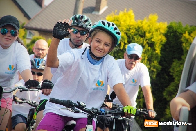 Zdjęcie w galerii na portalu naszwodzislaw.com: Około 600 rowerzystów na drogach naszego powiatu. Wystartował kolejny rajd  wiadomości z regionu