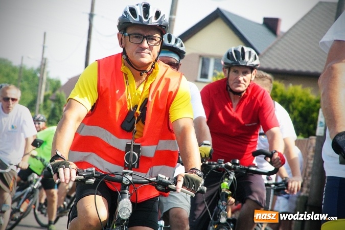 Zdjęcie w galerii na portalu naszwodzislaw.com: Około 600 rowerzystów na drogach naszego powiatu. Wystartował kolejny rajd  wiadomości z regionu