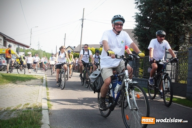 Zdjęcie w galerii na portalu naszwodzislaw.com: Około 600 rowerzystów na drogach naszego powiatu. Wystartował kolejny rajd  wiadomości z regionu