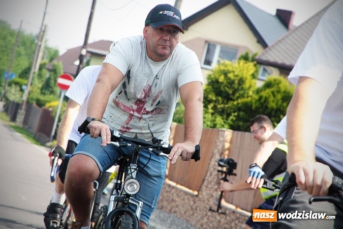 Zdjęcie w galerii na portalu naszwodzislaw.com: Około 600 rowerzystów na drogach naszego powiatu. Wystartował kolejny rajd  wiadomości z regionu