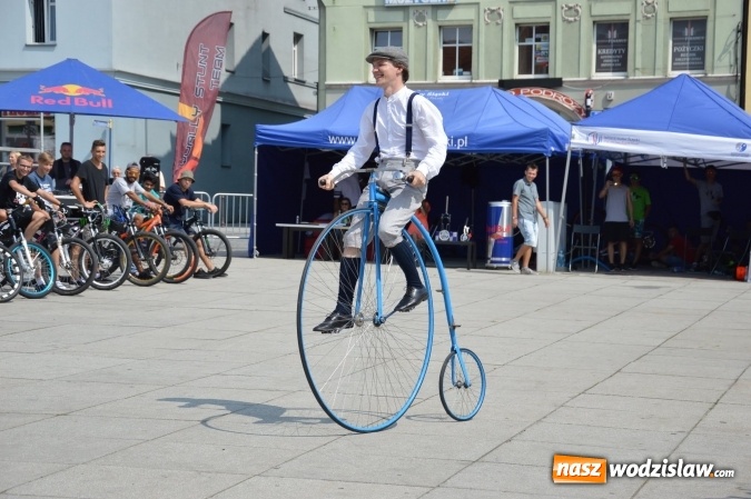 Zdjęcie w galerii na portalu naszwodzislaw.com: Drugi dzień Extreme Bike Tour na wodzisławskim Rynku wiadomości z regionu