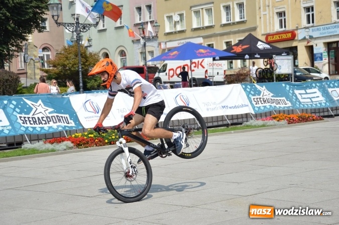 Zdjęcie w galerii na portalu naszwodzislaw.com: Drugi dzień Extreme Bike Tour na wodzisławskim Rynku wiadomości z regionu