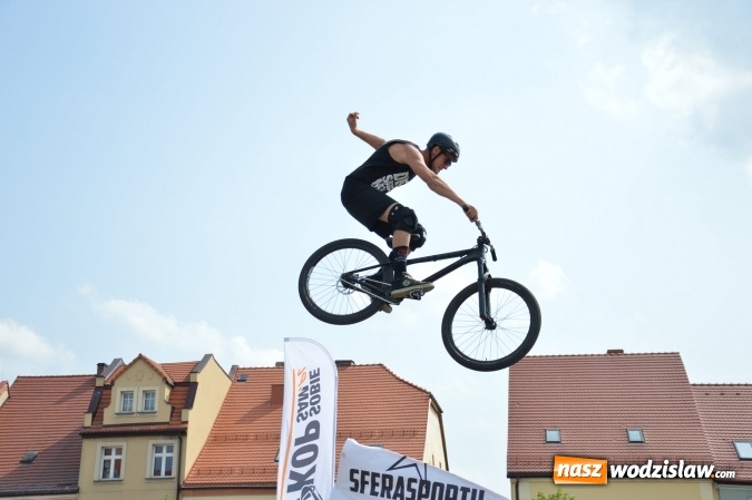 Zdjęcie w galerii na portalu naszwodzislaw.com: Drugi dzień Extreme Bike Tour na wodzisławskim Rynku wiadomości z regionu