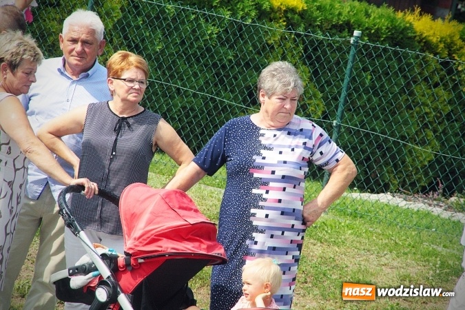 Zdjęcie w galerii na portalu naszwodzislaw.com: Plon niesiemy, plon. W gospodarza dom. Dożynki w Marklowicach  wiadomości z regionu