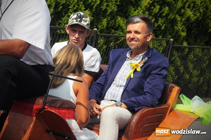 Zdjęcie w galerii na portalu naszwodzislaw.com: Plon niesiemy, plon. W gospodarza dom. Dożynki w Marklowicach  wiadomości z regionu