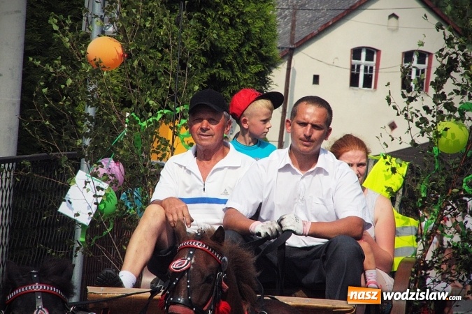 Zdjęcie w galerii na portalu naszwodzislaw.com: Plon niesiemy, plon. W gospodarza dom. Dożynki w Marklowicach  wiadomości z regionu