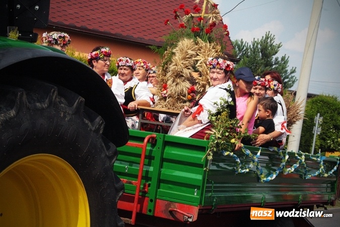 Zdjęcie w galerii na portalu naszwodzislaw.com: Plon niesiemy, plon. W gospodarza dom. Dożynki w Marklowicach  wiadomości z regionu