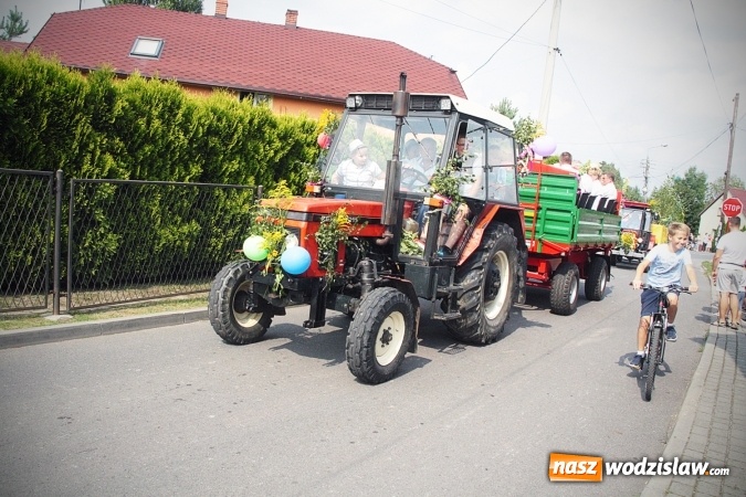 Zdjęcie w galerii na portalu naszwodzislaw.com: Plon niesiemy, plon. W gospodarza dom. Dożynki w Marklowicach  wiadomości z regionu