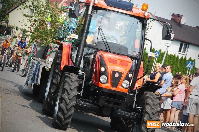 Zdjęcie w galerii na portalu naszwodzislaw.com: Plon niesiemy, plon. W gospodarza dom. Dożynki w Marklowicach  wiadomości z regionu