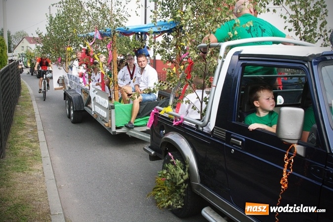 Zdjęcie w galerii na portalu naszwodzislaw.com: Plon niesiemy, plon. W gospodarza dom. Dożynki w Marklowicach  wiadomości z regionu