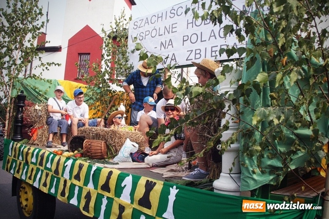 Zdjęcie w galerii na portalu naszwodzislaw.com: Plon niesiemy, plon. W gospodarza dom. Dożynki w Marklowicach  wiadomości z regionu