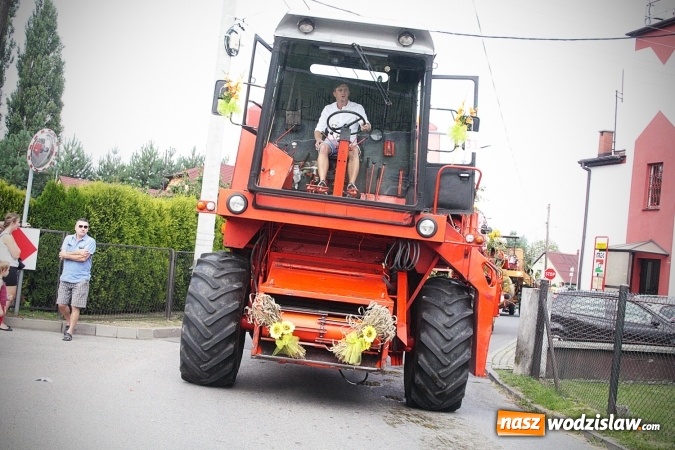 Zdjęcie w galerii na portalu naszwodzislaw.com: Plon niesiemy, plon. W gospodarza dom. Dożynki w Marklowicach  wiadomości z regionu