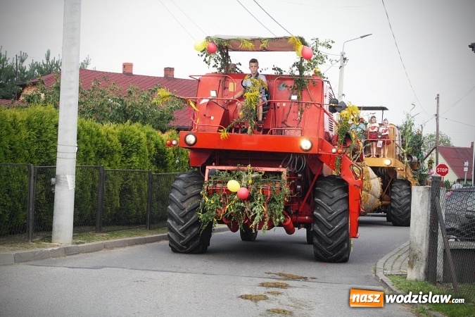 Zdjęcie w galerii na portalu naszwodzislaw.com: Plon niesiemy, plon. W gospodarza dom. Dożynki w Marklowicach  wiadomości z regionu