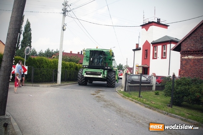 Zdjęcie w galerii na portalu naszwodzislaw.com: Plon niesiemy, plon. W gospodarza dom. Dożynki w Marklowicach  wiadomości z regionu