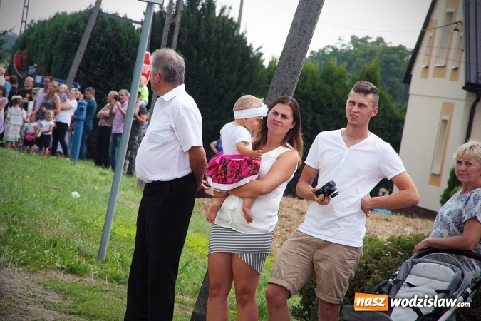 Zdjęcie w galerii na portalu naszwodzislaw.com: Plon niesiemy, plon. W gospodarza dom. Dożynki w Marklowicach  wiadomości z regionu