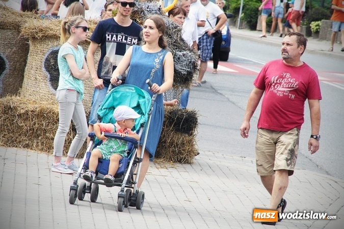 Zdjęcie w galerii na portalu naszwodzislaw.com: Plon niesiemy, plon. W gospodarza dom. Dożynki w Marklowicach  wiadomości z regionu
