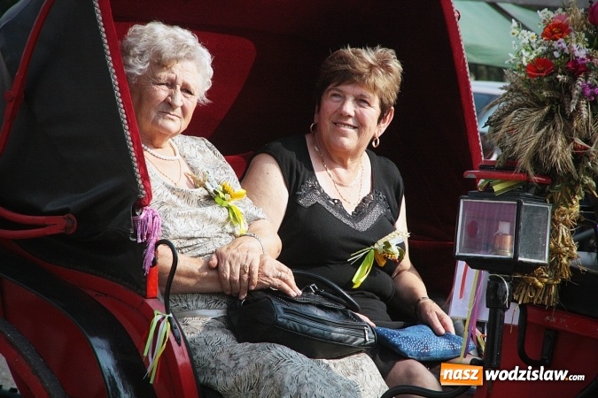 Zdjęcie w galerii na portalu naszwodzislaw.com: Plon niesiemy, plon. W gospodarza dom. Dożynki w Marklowicach  wiadomości z regionu