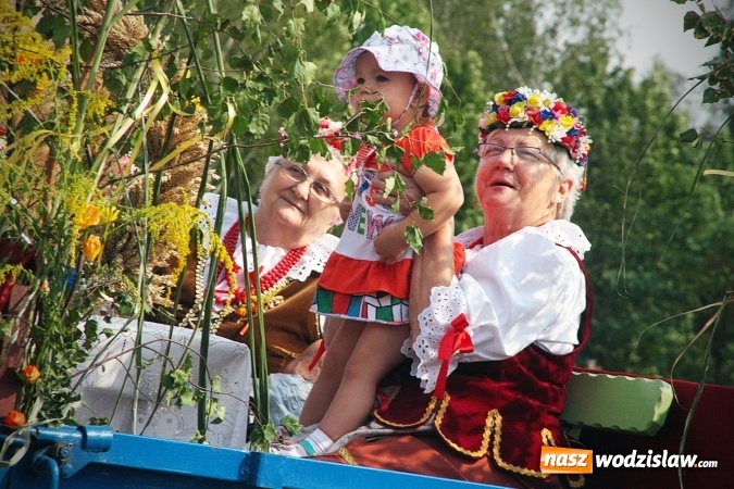Zdjęcie w galerii na portalu naszwodzislaw.com: Plon niesiemy, plon. W gospodarza dom. Dożynki w Marklowicach  wiadomości z regionu