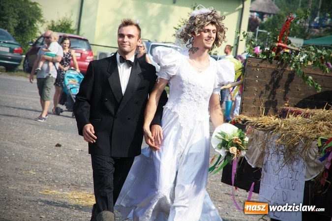 Zdjęcie w galerii na portalu naszwodzislaw.com: Plon niesiemy, plon. W gospodarza dom. Dożynki w Marklowicach  wiadomości z regionu
