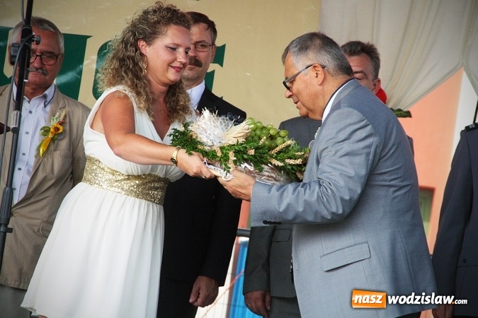 Zdjęcie w galerii na portalu naszwodzislaw.com: Plon niesiemy, plon. W gospodarza dom. Dożynki w Marklowicach  wiadomości z regionu