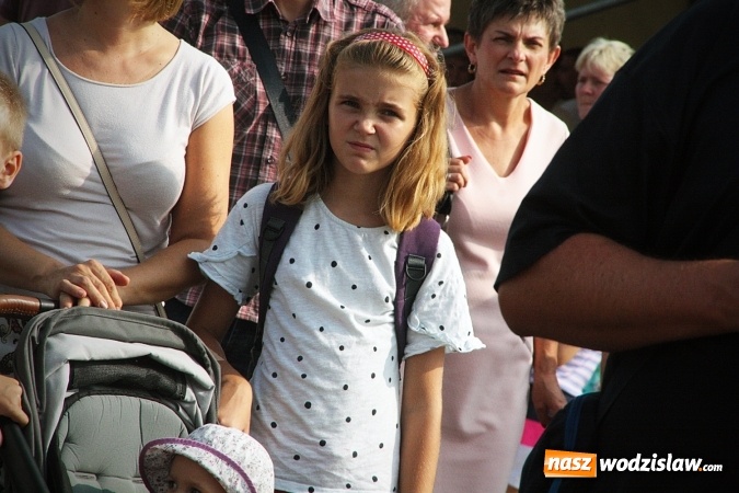Zdjęcie w galerii na portalu naszwodzislaw.com: Plon niesiemy, plon. W gospodarza dom. Dożynki w Marklowicach  wiadomości z regionu
