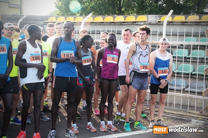 Zdjęcie w galerii na portalu naszwodzislaw.com: Kenijczycy zwycięzcami XXV Biegu Ulicznego o Puchar Burmistrza Miasta Rydułtowy  wiadomości z regionu