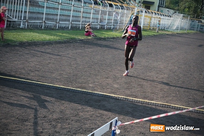 Zdjęcie w galerii na portalu naszwodzislaw.com: Kenijczycy zwycięzcami XXV Biegu Ulicznego o Puchar Burmistrza Miasta Rydułtowy  wiadomości z regionu