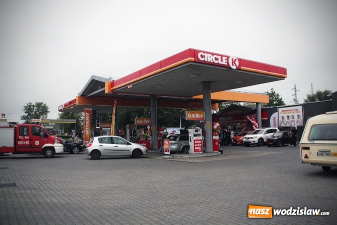 Zdjęcie w galerii na portalu naszwodzislaw.com: Przy Witosa 24 powitano nową markę paliwową. Circle K zastąpiła Statoil  wiadomości z regionu