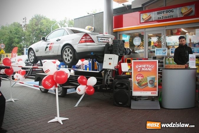 Zdjęcie w galerii na portalu naszwodzislaw.com: Przy Witosa 24 powitano nową markę paliwową. Circle K zastąpiła Statoil  wiadomości z regionu