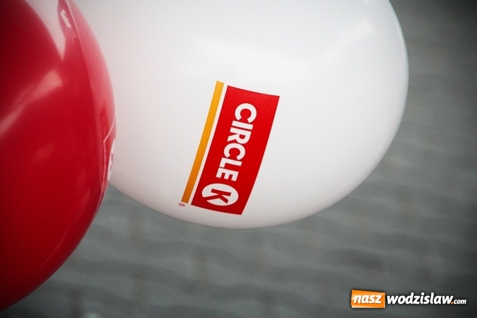 Zdjęcie w galerii na portalu naszwodzislaw.com: Przy Witosa 24 powitano nową markę paliwową. Circle K zastąpiła Statoil  wiadomości z regionu