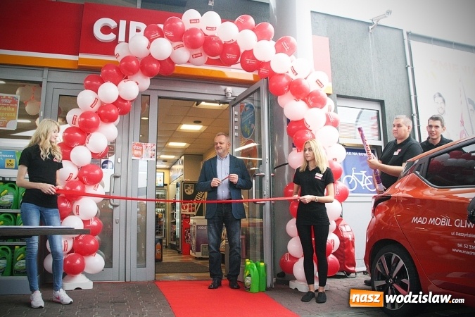Zdjęcie w galerii na portalu naszwodzislaw.com: Przy Witosa 24 powitano nową markę paliwową. Circle K zastąpiła Statoil  wiadomości z regionu