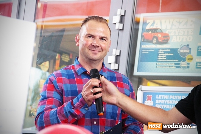 Zdjęcie w galerii na portalu naszwodzislaw.com: Przy Witosa 24 powitano nową markę paliwową. Circle K zastąpiła Statoil  wiadomości z regionu