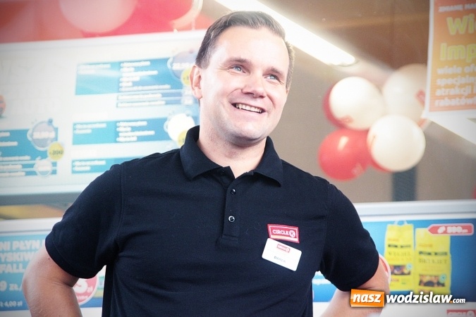 Zdjęcie w galerii na portalu naszwodzislaw.com: Przy Witosa 24 powitano nową markę paliwową. Circle K zastąpiła Statoil  wiadomości z regionu