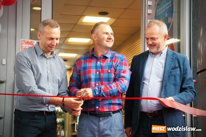 Zdjęcie w galerii na portalu naszwodzislaw.com: Przy Witosa 24 powitano nową markę paliwową. Circle K zastąpiła Statoil  wiadomości z regionu