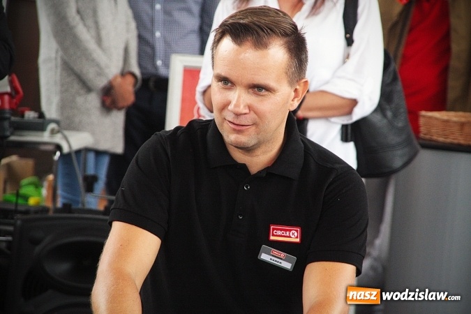 Zdjęcie w galerii na portalu naszwodzislaw.com: Przy Witosa 24 powitano nową markę paliwową. Circle K zastąpiła Statoil  wiadomości z regionu