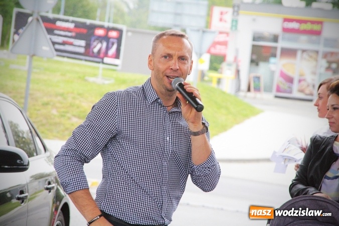 Zdjęcie w galerii na portalu naszwodzislaw.com: Przy Witosa 24 powitano nową markę paliwową. Circle K zastąpiła Statoil  wiadomości z regionu