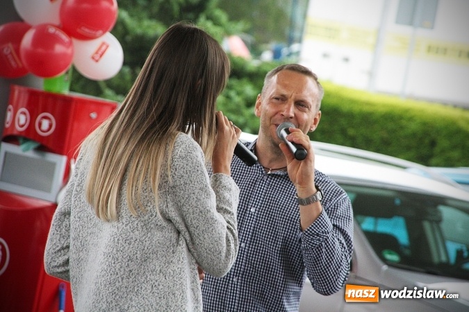 Zdjęcie w galerii na portalu naszwodzislaw.com: Przy Witosa 24 powitano nową markę paliwową. Circle K zastąpiła Statoil  wiadomości z regionu