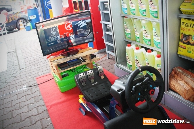 Zdjęcie w galerii na portalu naszwodzislaw.com: Przy Witosa 24 powitano nową markę paliwową. Circle K zastąpiła Statoil  wiadomości z regionu
