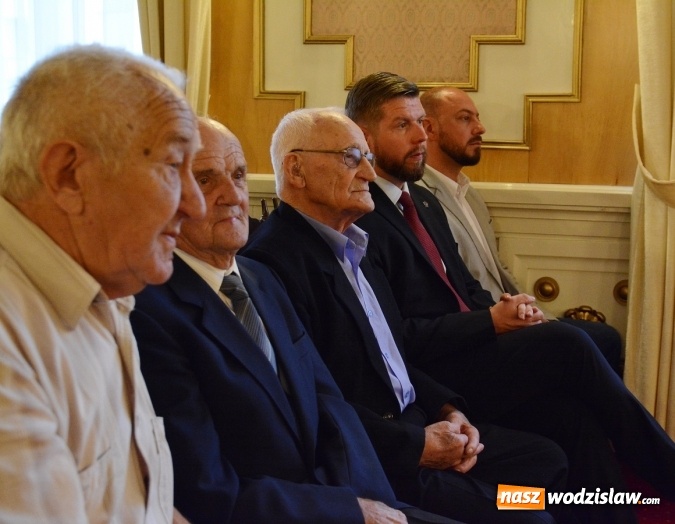 Zdjęcie w galerii na portalu naszwodzislaw.com:  Oddano hołd tym, którzy z poświęceniem walczyli o wolność. Dzień Kombatanta w Wodzisławiu Śląskim wiadomości z regionu
