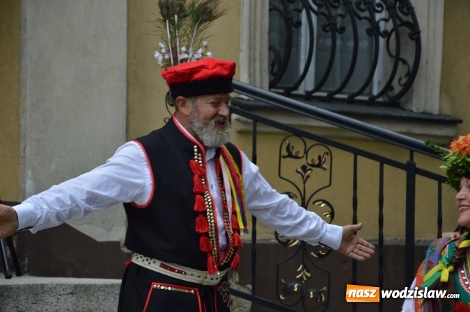 Zdjęcie w galerii na portalu naszwodzislaw.com: Wesele w parku miejskim, czyli Narodowe Czytanie w Wodzisławiu  wiadomości z regionu