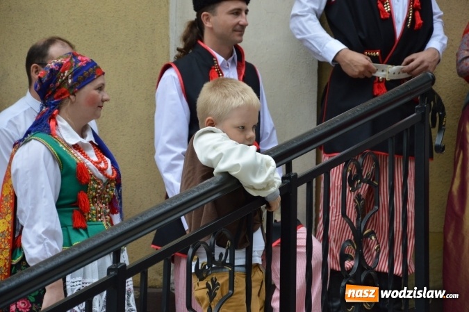 Zdjęcie w galerii na portalu naszwodzislaw.com: Wesele w parku miejskim, czyli Narodowe Czytanie w Wodzisławiu  wiadomości z regionu