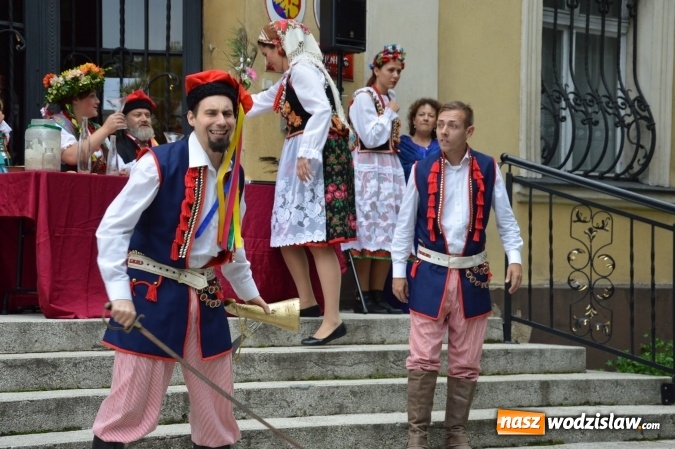 Zdjęcie w galerii na portalu naszwodzislaw.com: Wesele w parku miejskim, czyli Narodowe Czytanie w Wodzisławiu  wiadomości z regionu