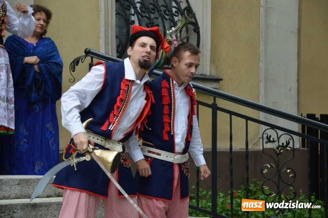 Zdjęcie w galerii na portalu naszwodzislaw.com: Wesele w parku miejskim, czyli Narodowe Czytanie w Wodzisławiu  wiadomości z regionu