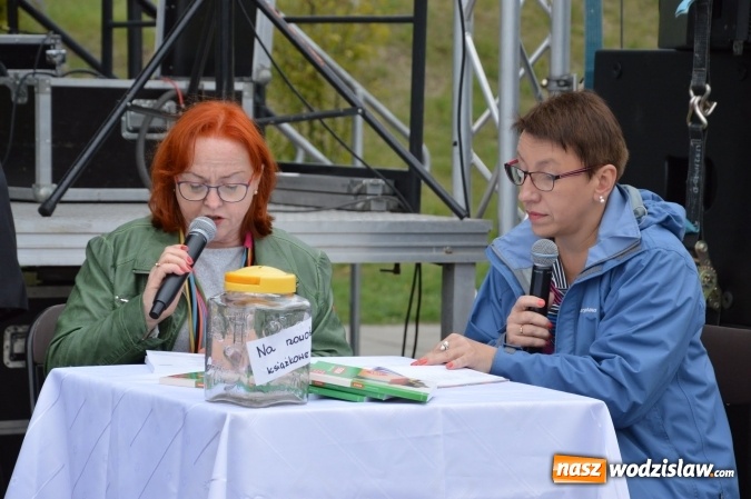 Zdjęcie w galerii na portalu naszwodzislaw.com: Narodowe czytanie na Rydułtowskiej Fikołkowni Rafa  wiadomości z regionu
